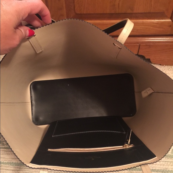 Kate Spade Large Tote - Picture 3 of 7